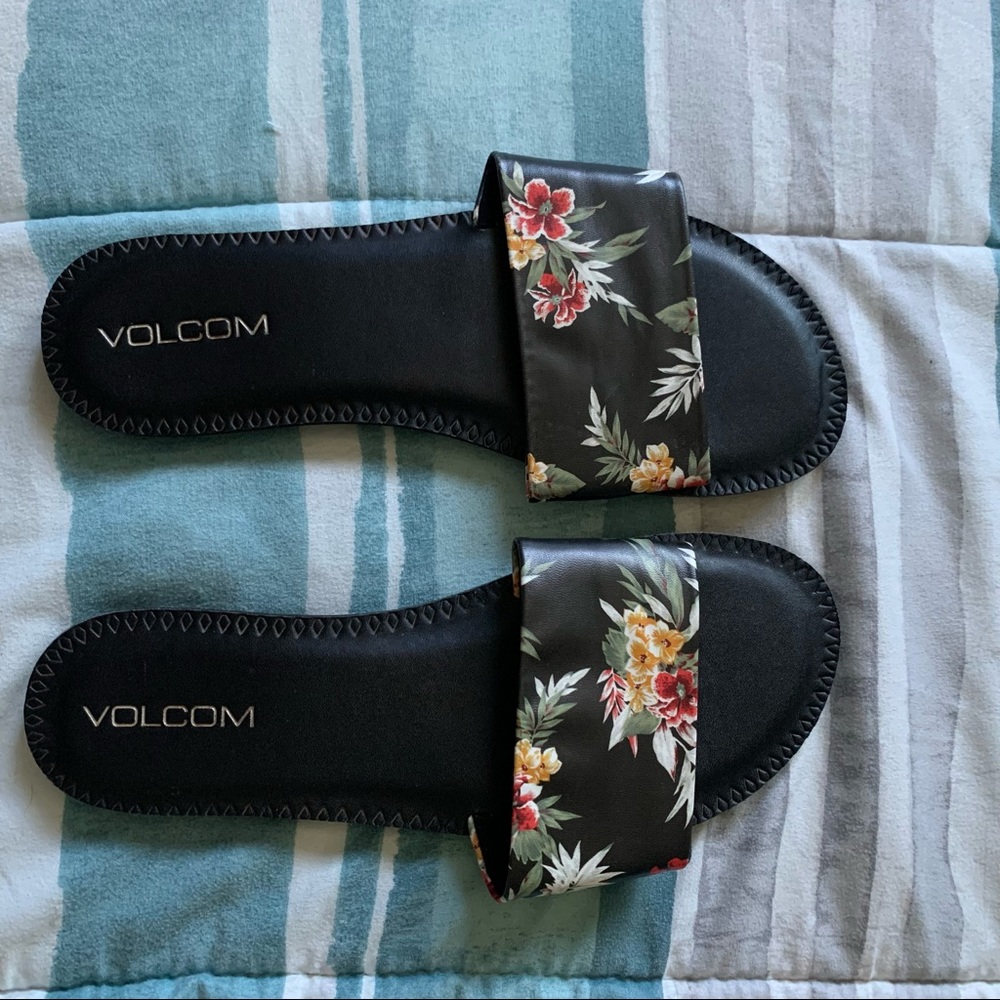Volcom flip flops